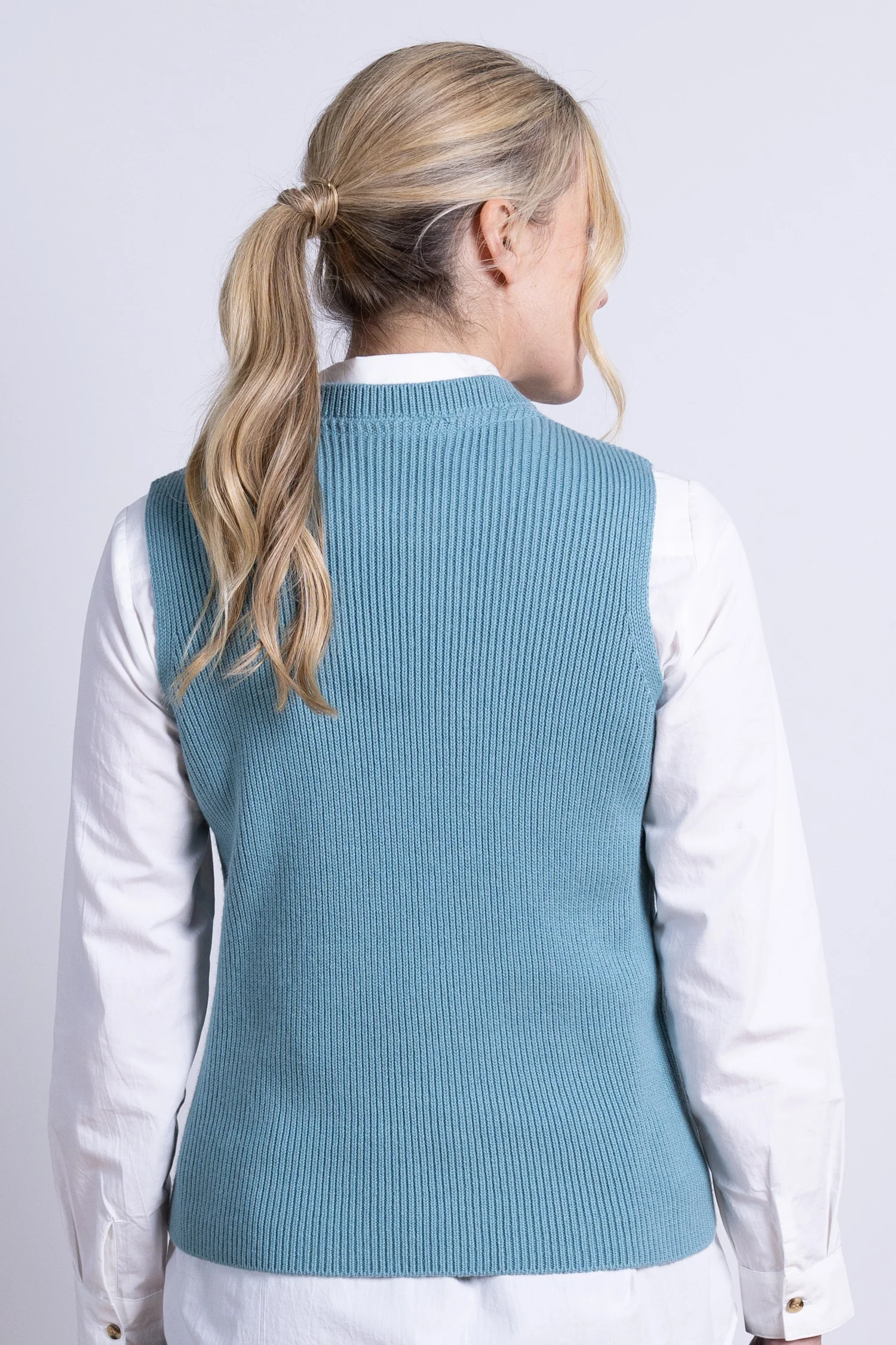 AW25 Knitted Vest - Arctic - Image 3