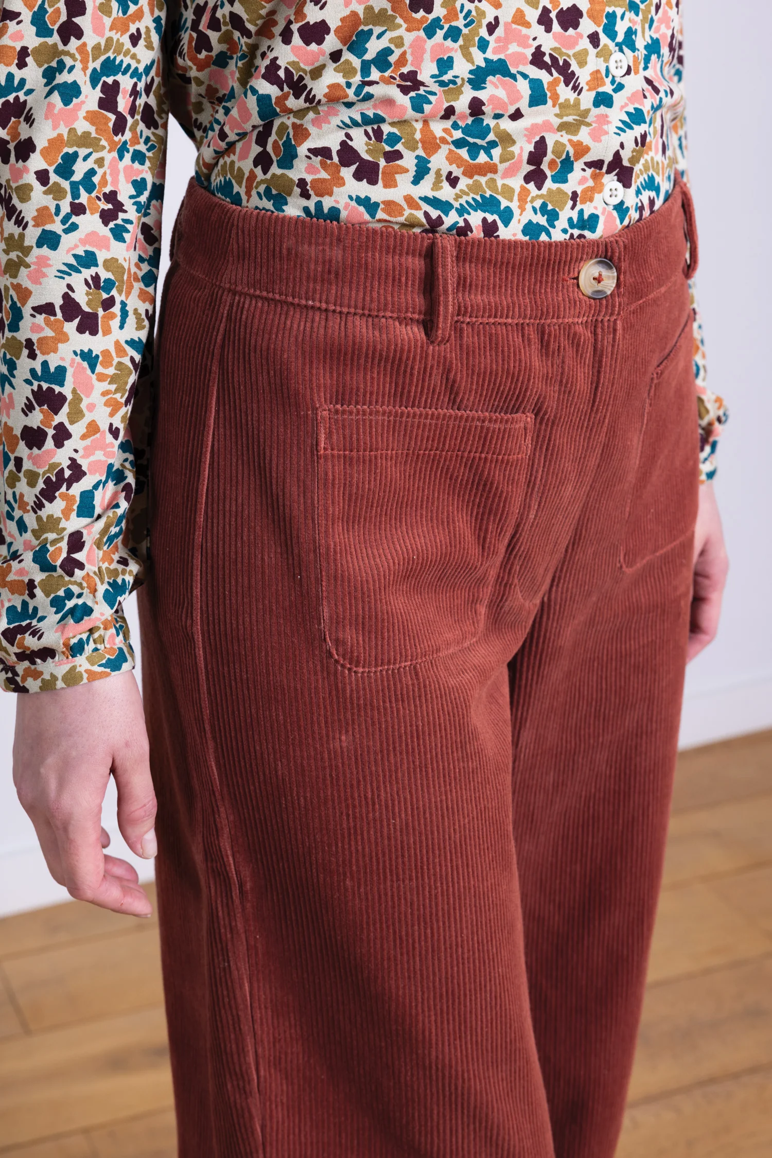 AW25 Pocket Cropped Trouser - Rose - Image 3