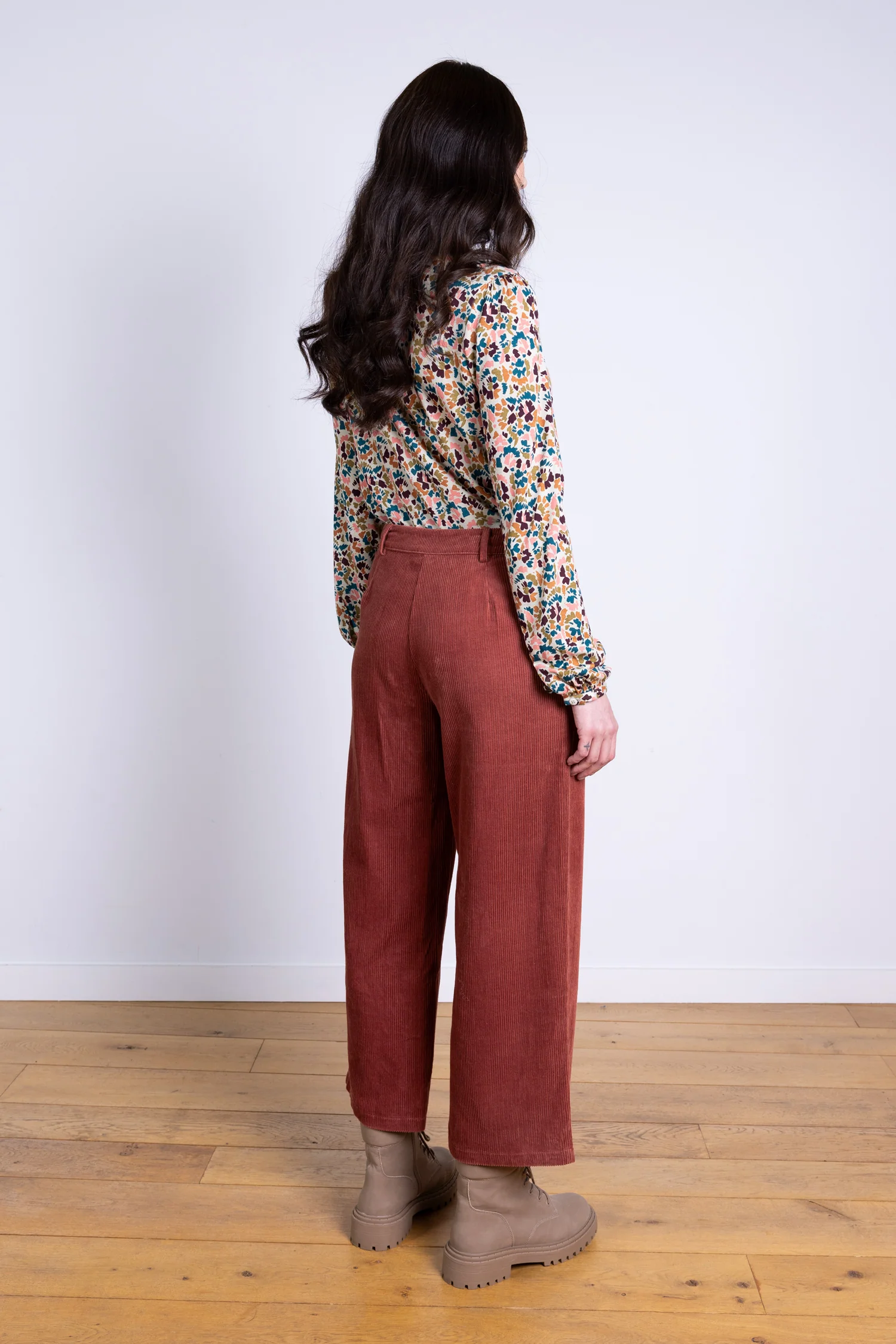 AW25 Pocket Cropped Trouser - Rose - Image 4