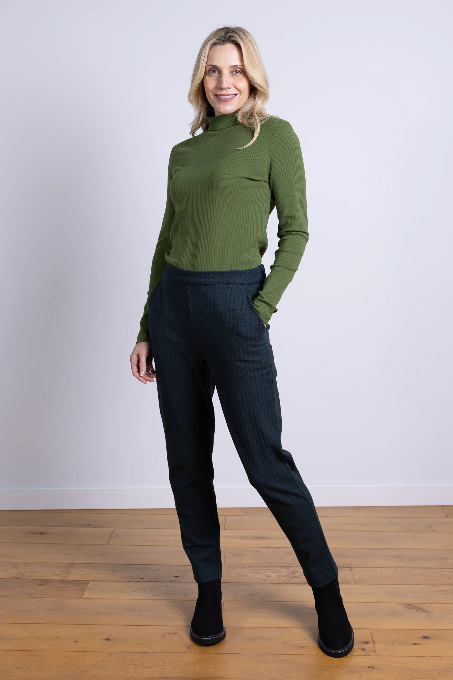 AW25 Slim Leg Trouser - Midnight