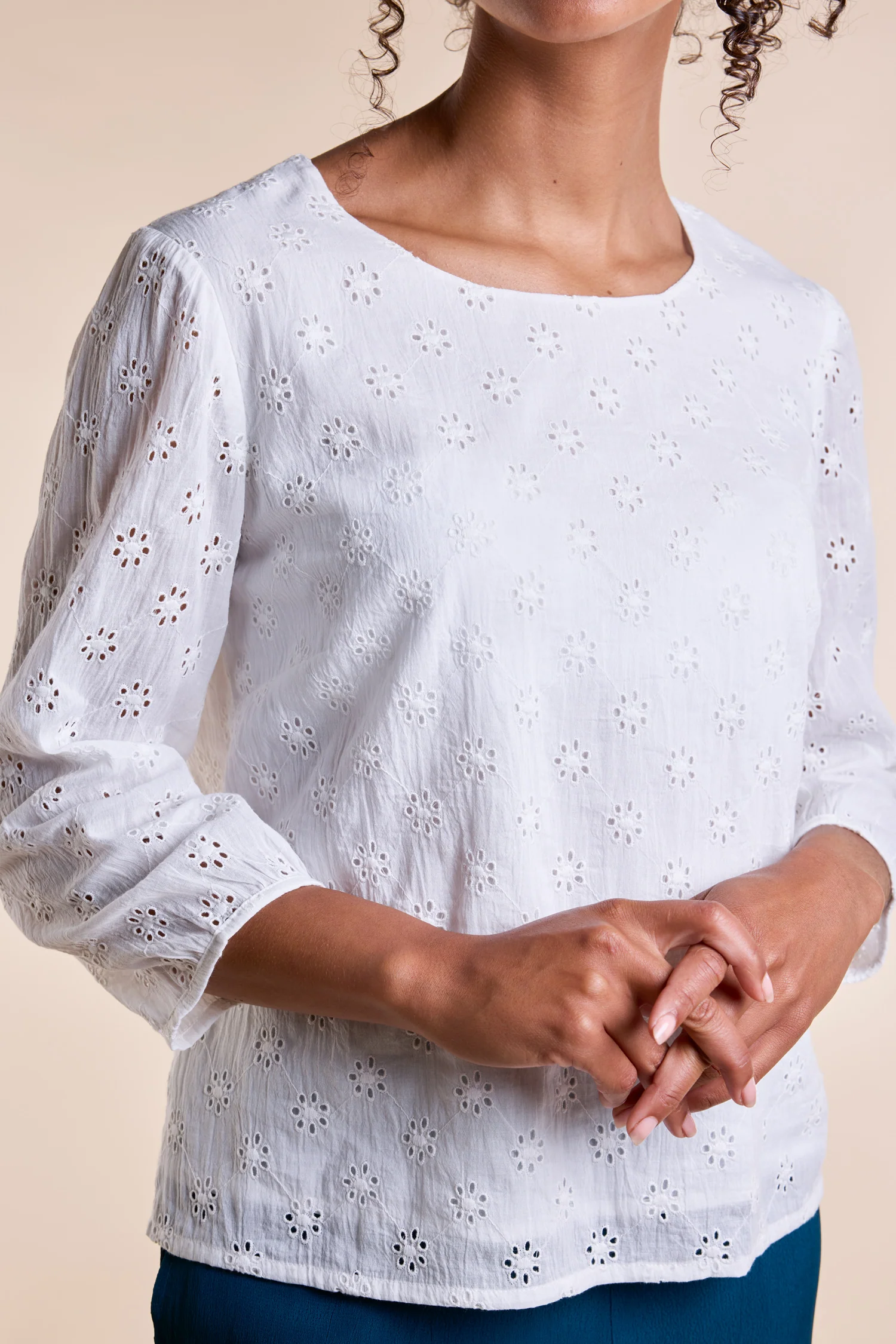 SS25 Broderie Anglaise Top - White - Image 2