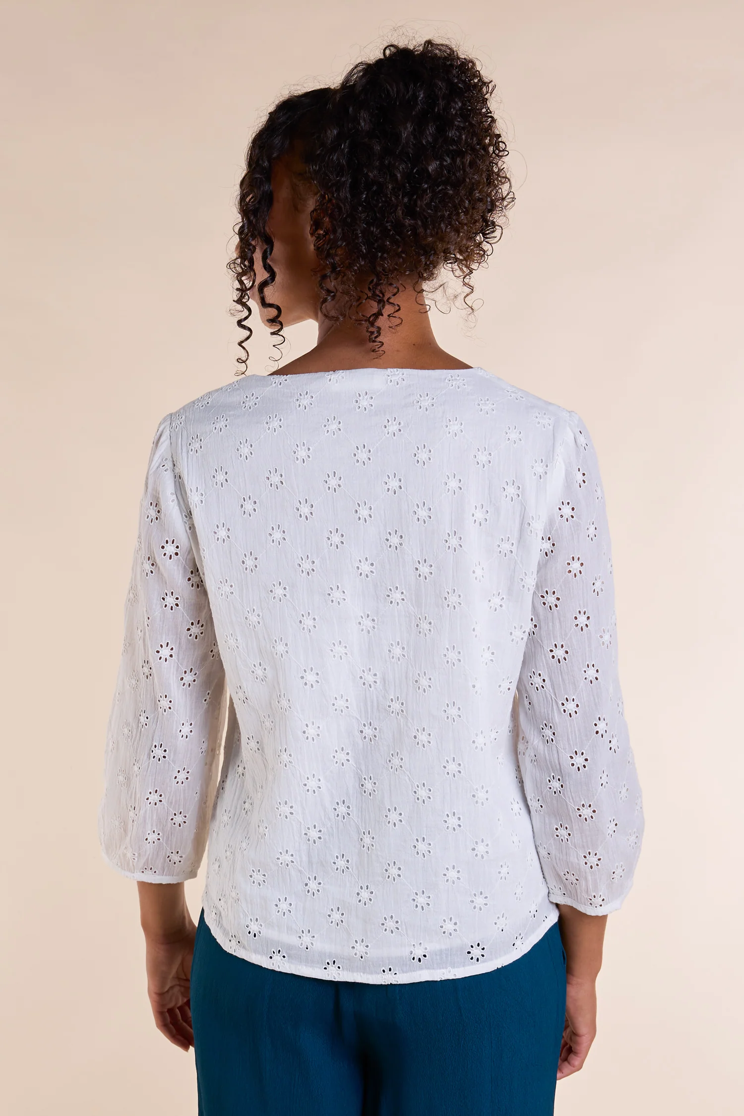 SS25 Broderie Anglaise Top - White - Image 3