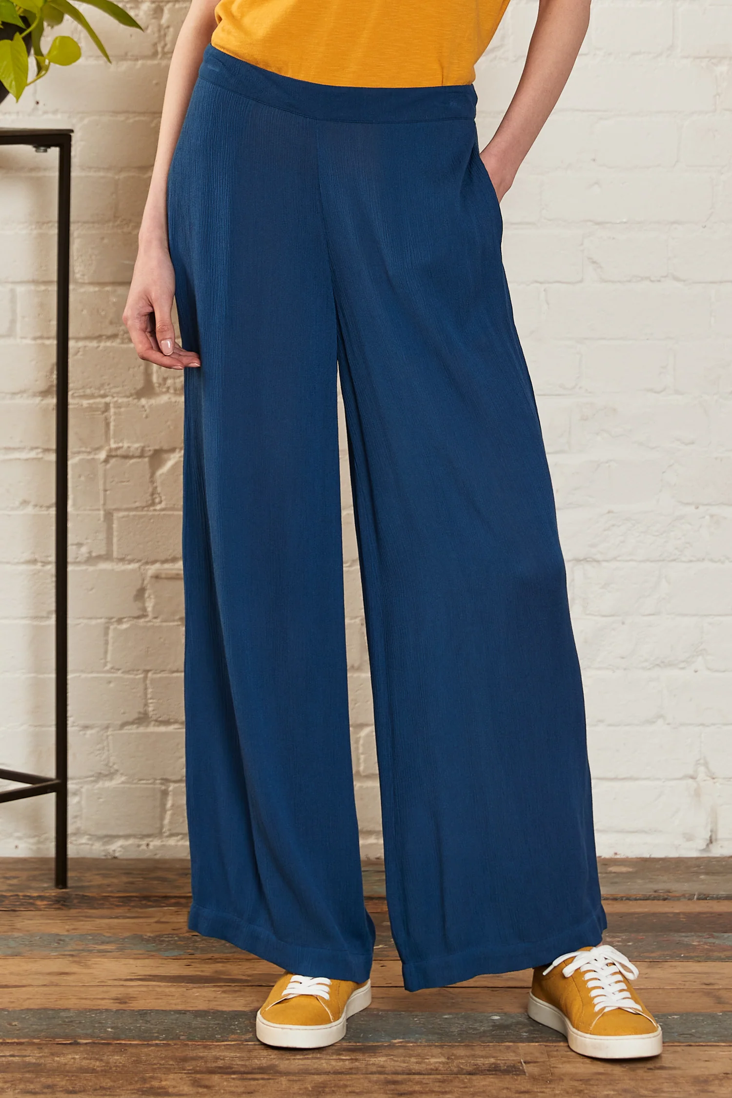 Crinkle Viscose Wide Leg Trousers - Image 9