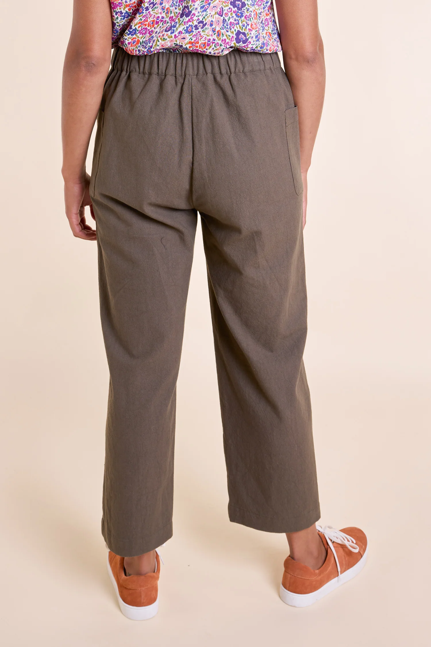 SS25 Cropped Trousers - Olive - Image 4