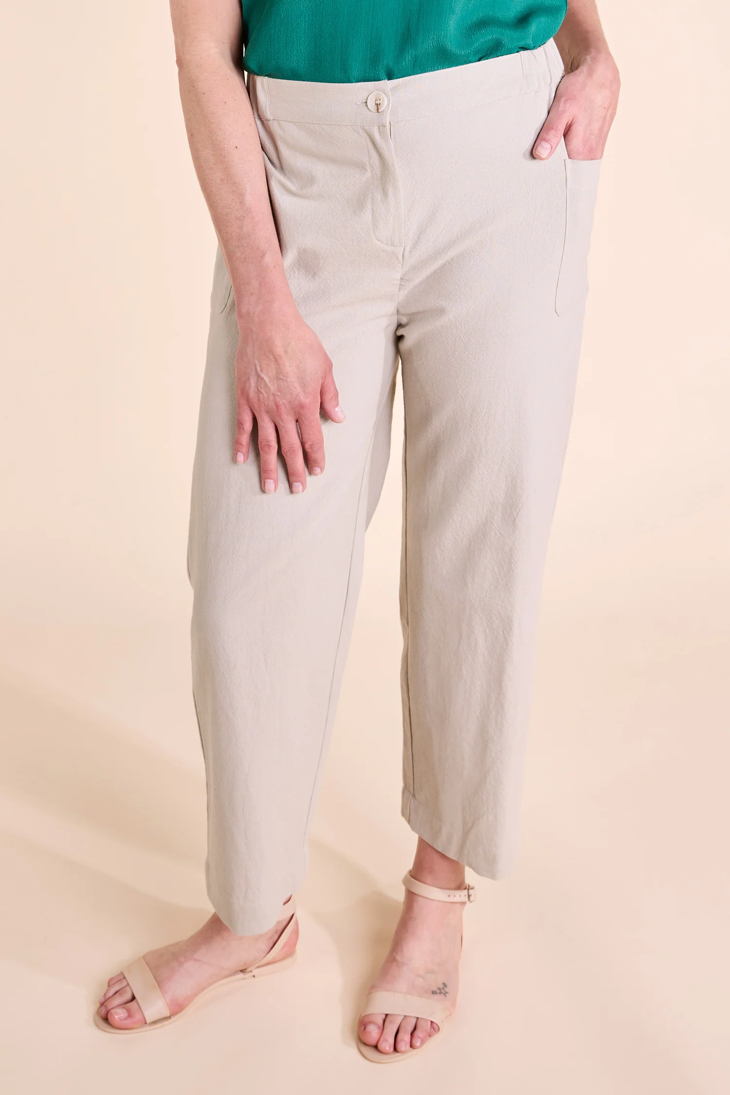 SS25 Cropped Trousers - Ecru