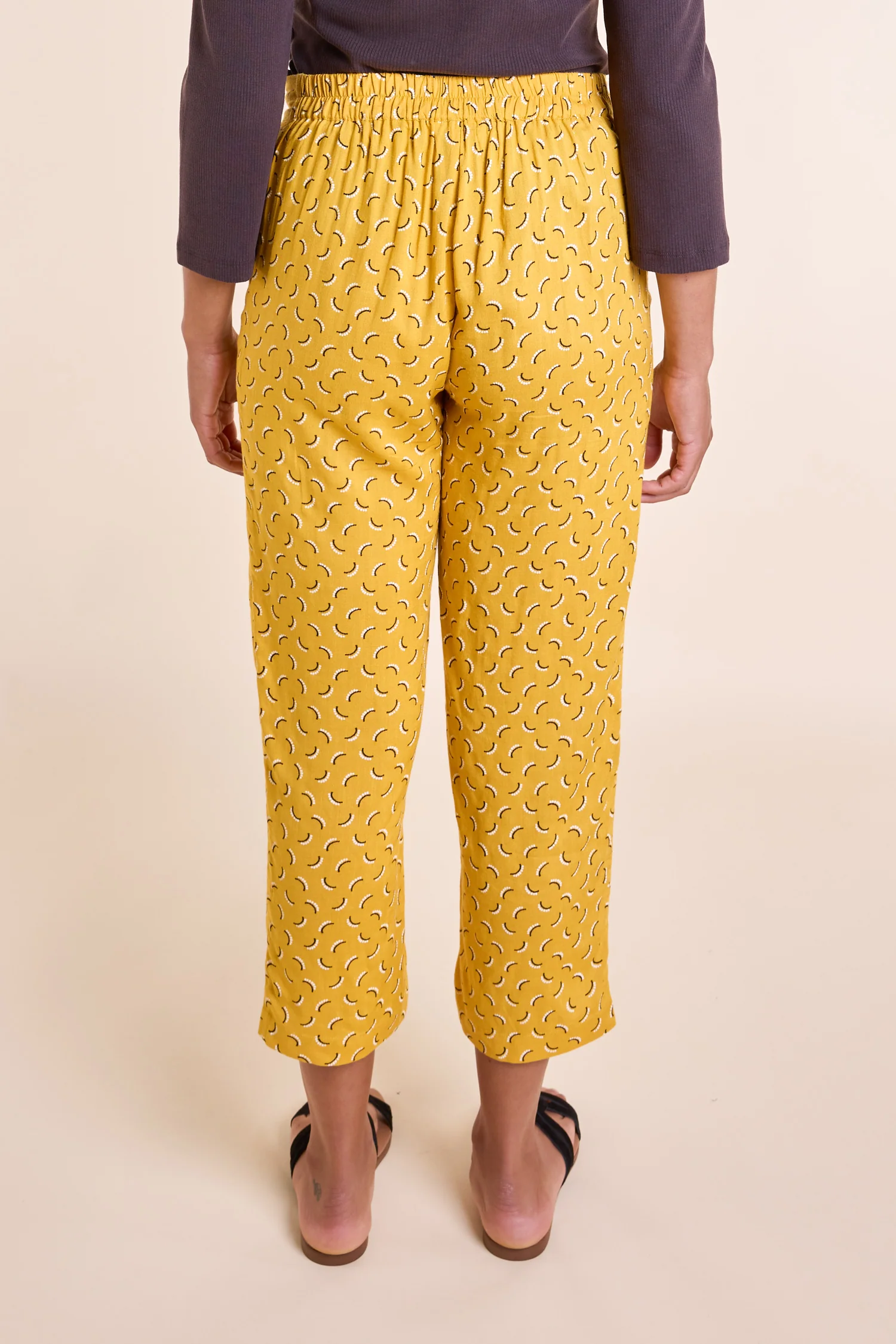 SS25 Printed Cropped Trousers - Granola - Image 3