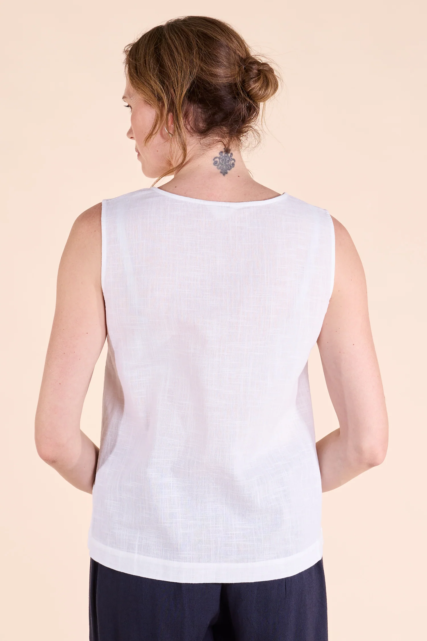 SS25 Scallop trim vest - White - Image 4