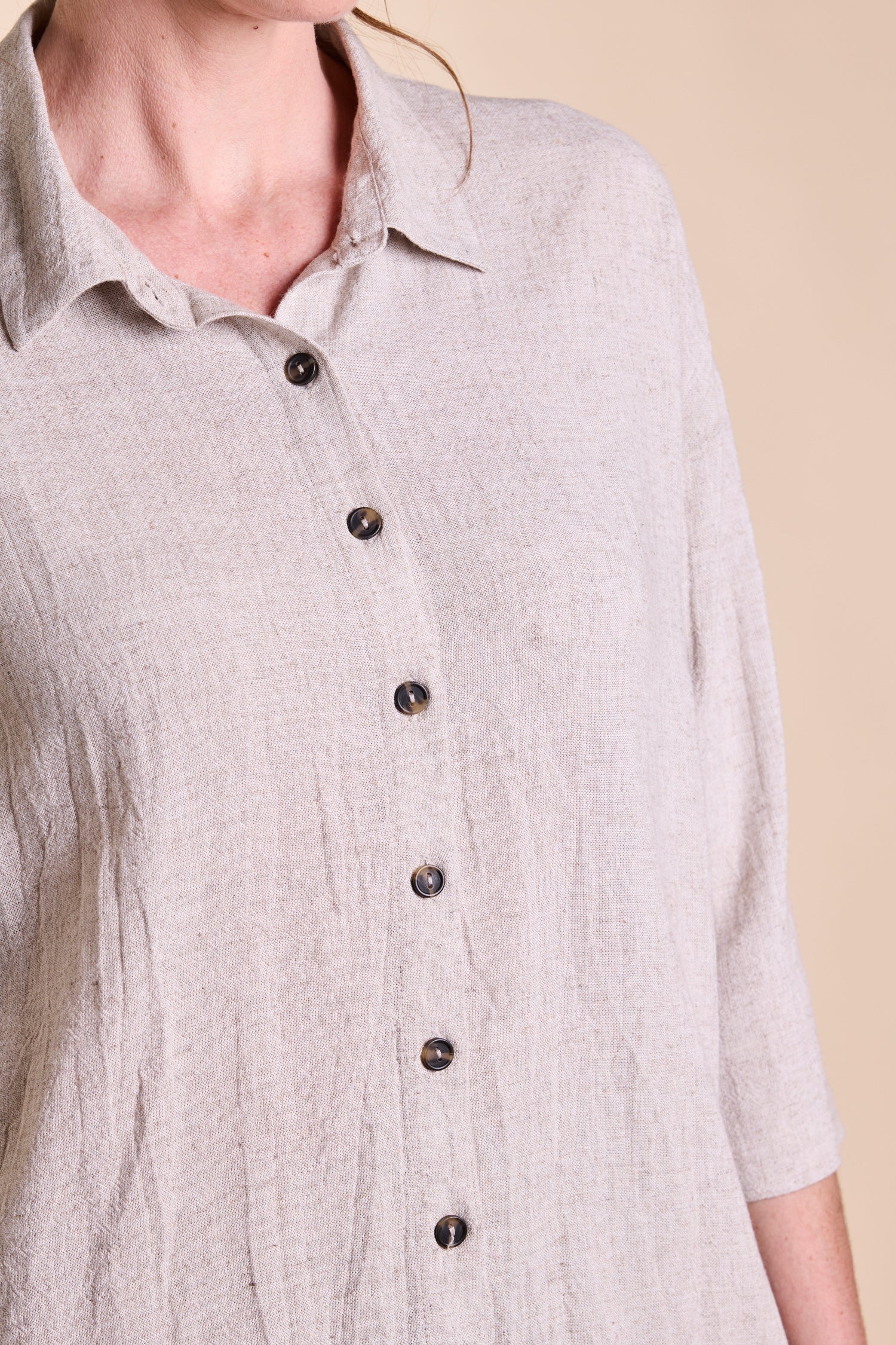 SS25 Scoop Hem Shirt - Natural - Image 3
