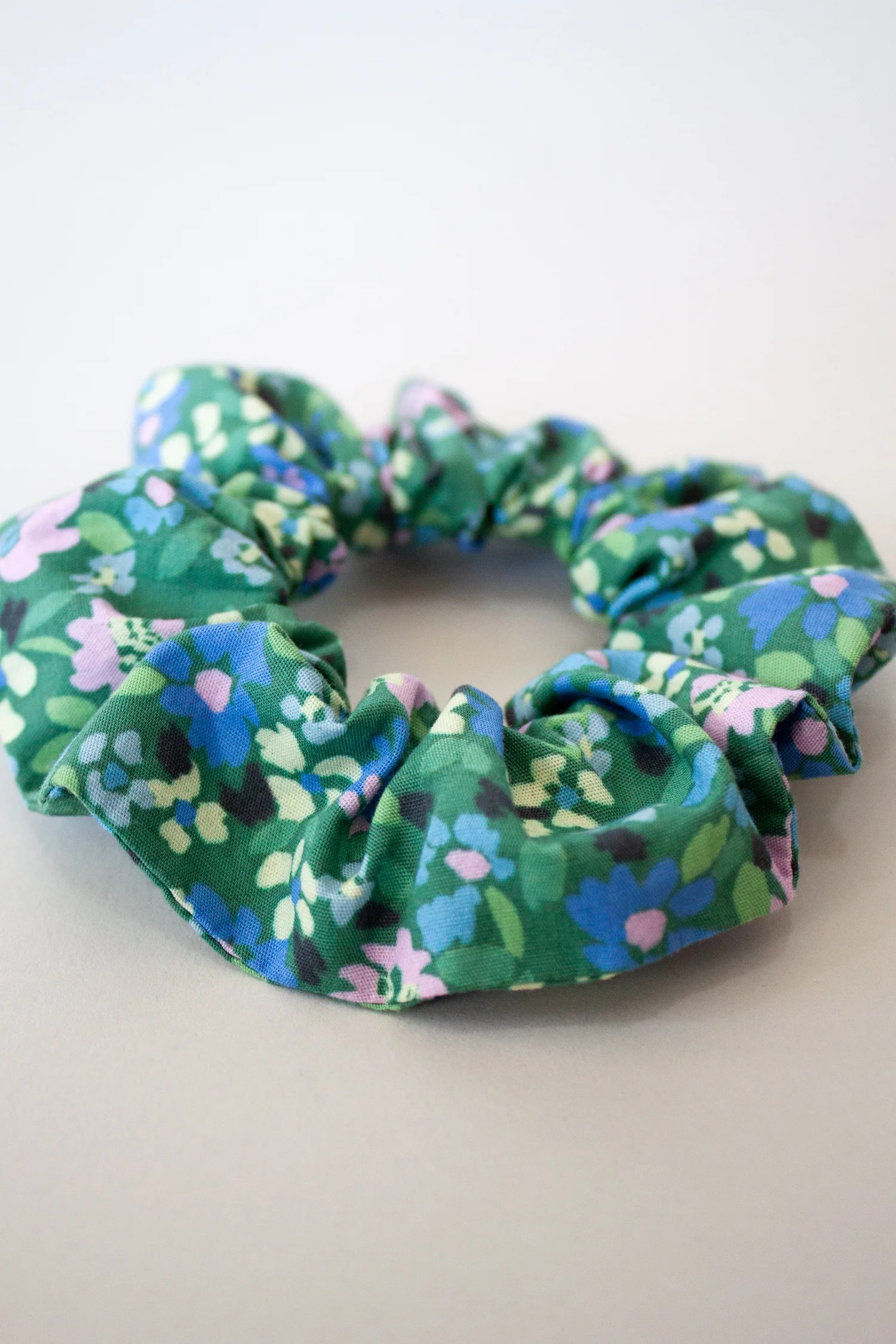 SS25 Eliza Scrunchie - Green - Image 3