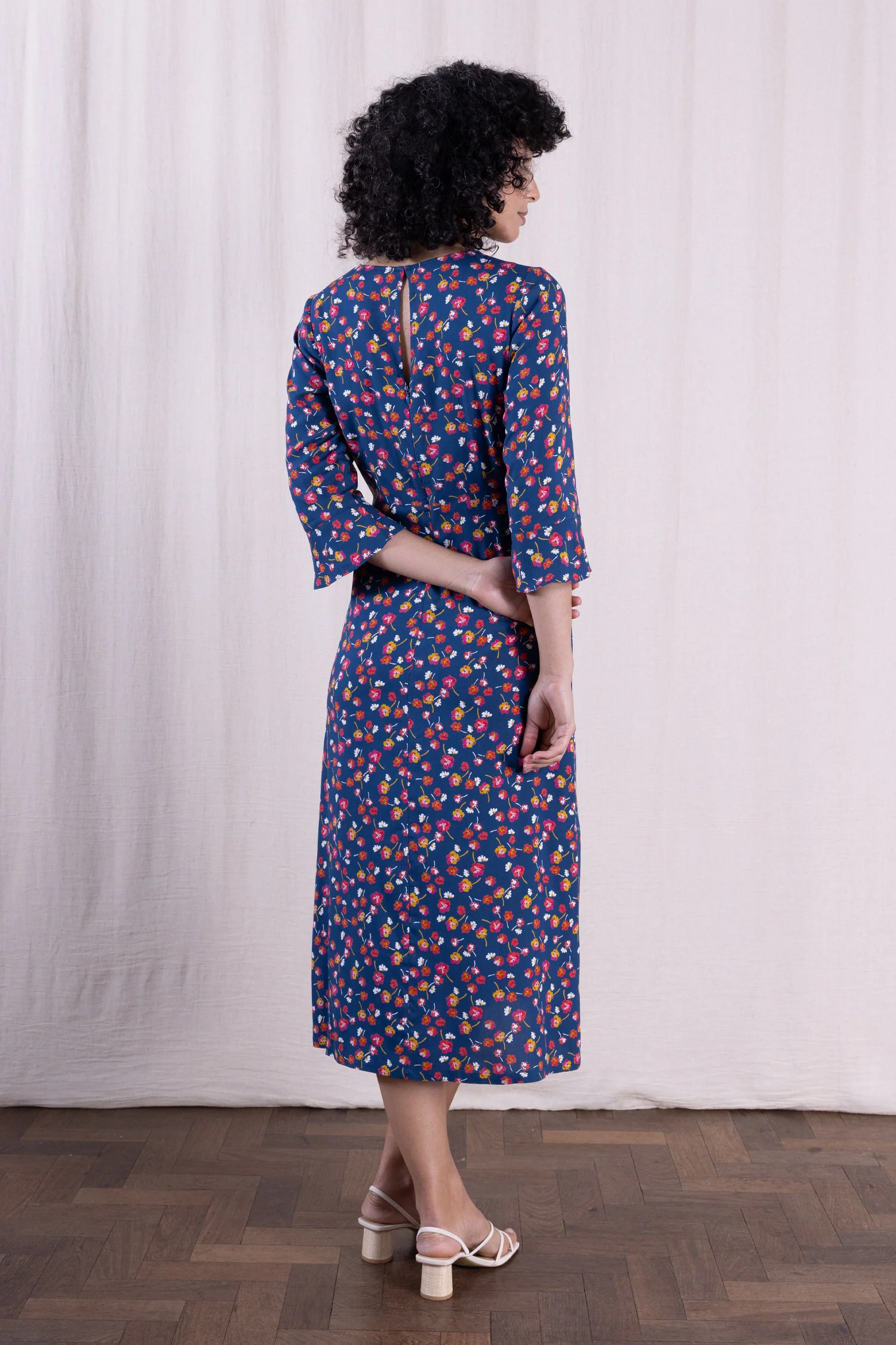 SS26 Viscose Fluted Sleeve Midi Tea Dress - Oxford - Image 4