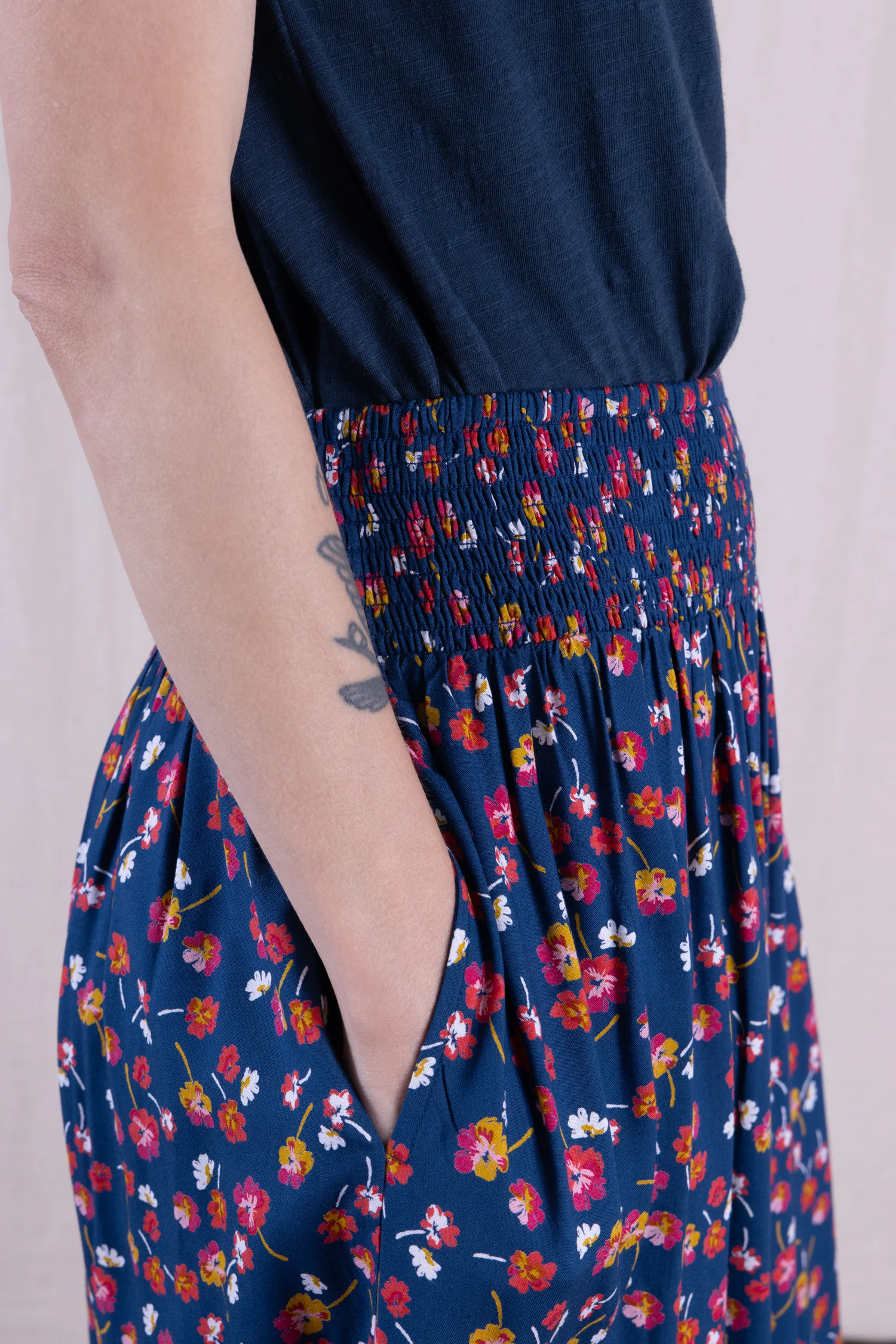 SS26 Viscose Midi Skirt - Oxford - Image 3