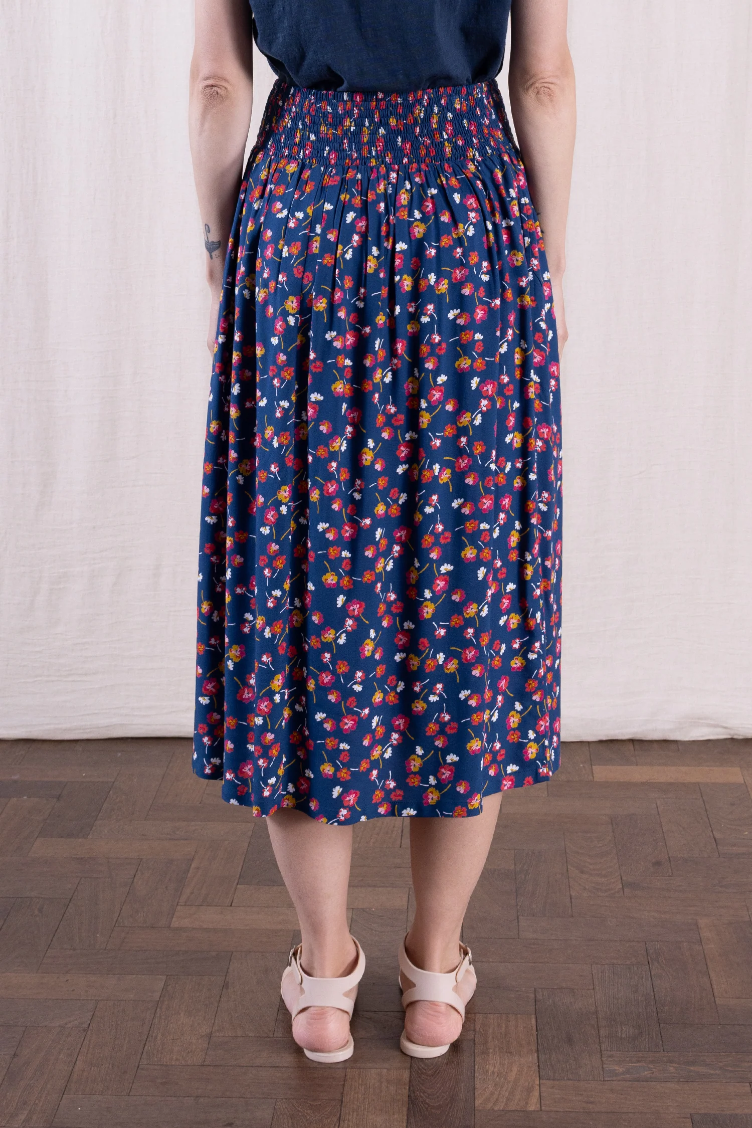 SS26 Viscose Midi Skirt - Oxford - Image 4