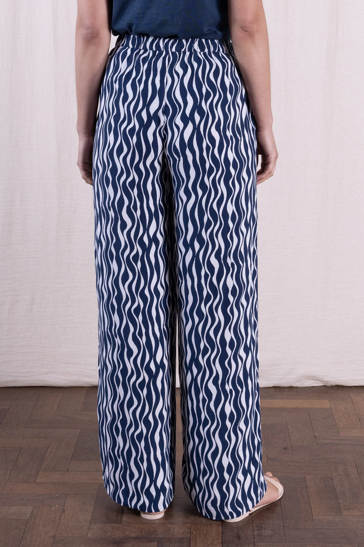SS26 Wide Leg Trouser - Navy - Image 5